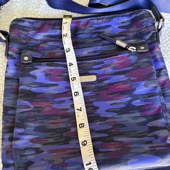 Baggalini Crossbody Bag - Picture 2 of 7